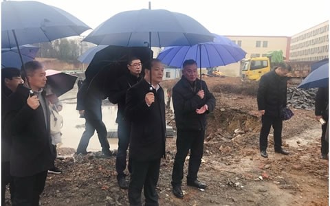 浦江(jiang)縣委(wei)書記(ji)程天(tian)雲調(diao)研杭(hang)機建(jian)設項(xiang)目